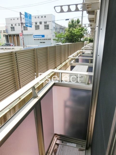 バルコニー　お洗濯物も干せるバルコニー。