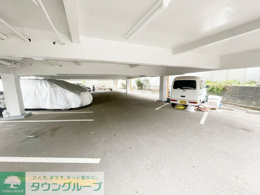 駐車場　駐車場