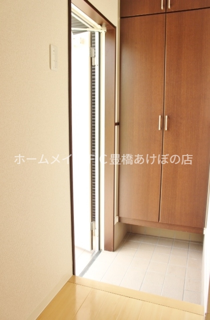 玄関　同型別部屋写真