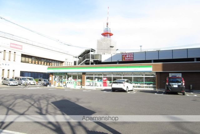 コンビニ　ファミリーマート東朝日町店（コンビニ）まで700m