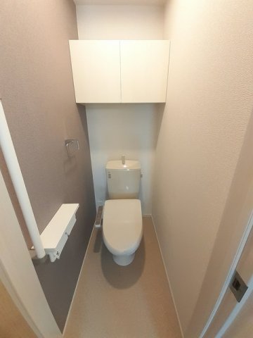 高松琴平電鉄琴平線 空港通り駅 徒歩10分 2階建 築3年のトイレ写真