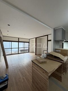 中希望が丘戸建の居間写真