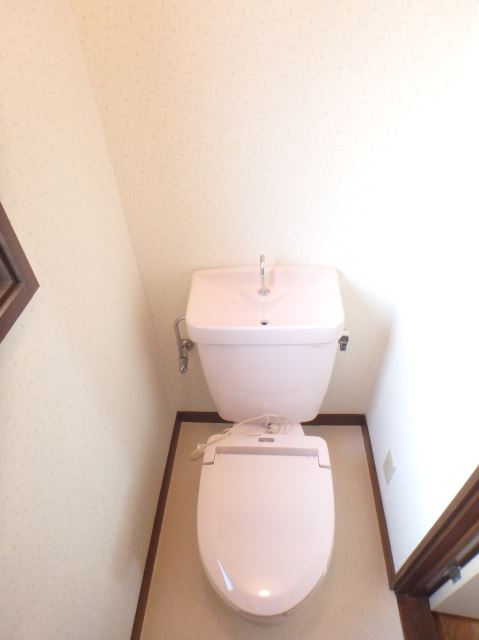 東京メトロ千代田線 町屋駅 徒歩12分 3階建 築33年のトイレ写真