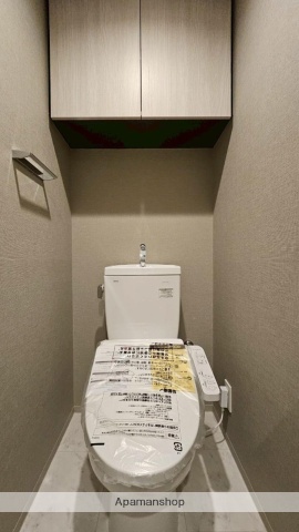 ブルーライン 伊勢佐木長者町駅 徒歩4分 11階建 築2年のトイレ写真