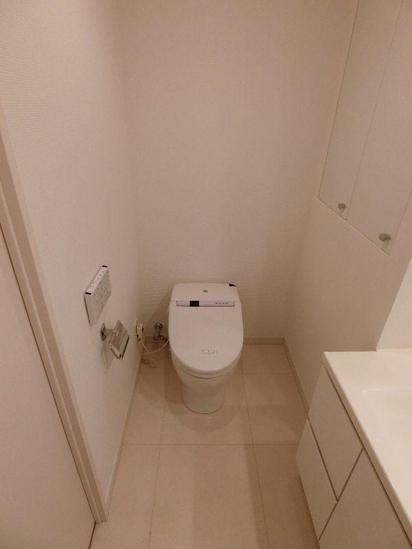 ストーリア神宮前のトイレ写真