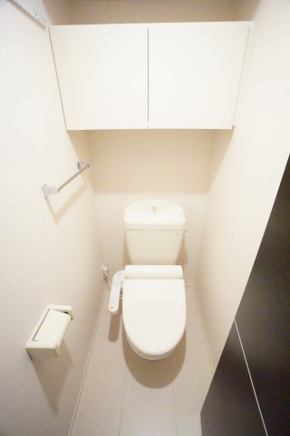ＪＲ内房線 五井駅 徒歩11分 3階建 築12年のトイレ写真