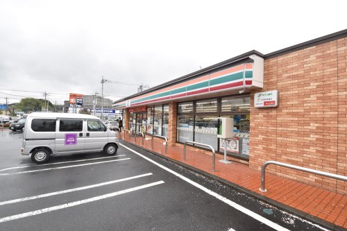 コンビニ　セブンイレブン　八王子堀之内3丁目店（コンビニ）まで228m