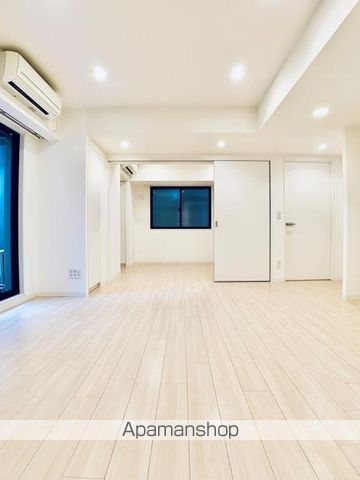 Brillia ist 北沢の居間写真