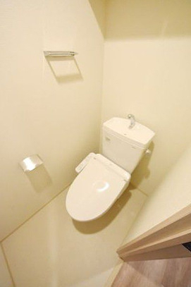 東京メトロ有楽町線 新富町駅 徒歩7分 11階建 築7年のトイレ写真