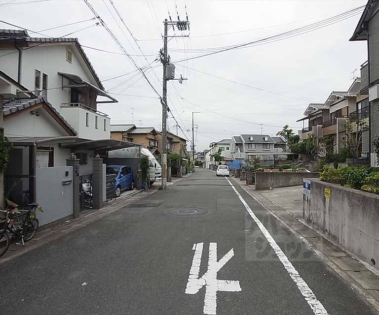 その他　前面道路です。