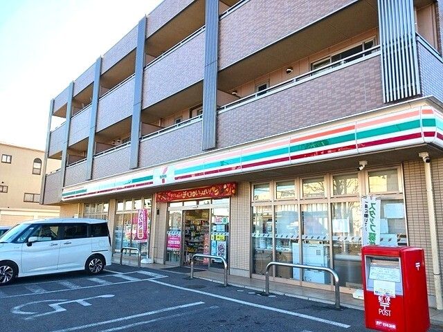 コンビニ　セブンイレブン（コンビニ）まで650m