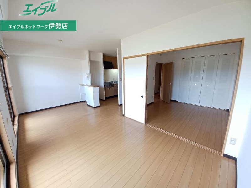 居室・リビング　同型参考写真