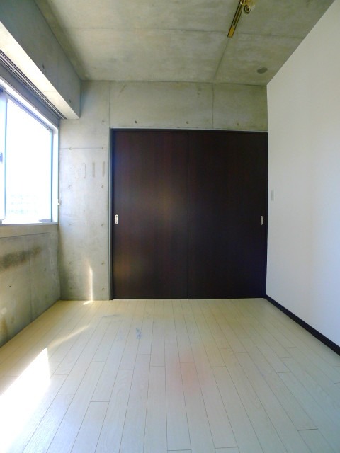 地下鉄鶴舞線 上前津駅 徒歩10分 8階建 築21年の内装写真