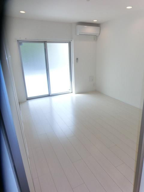 居室・リビング　明るいお部屋です