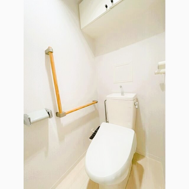京王新線 幡ケ谷駅 徒歩11分 7階建 築29年のトイレ写真