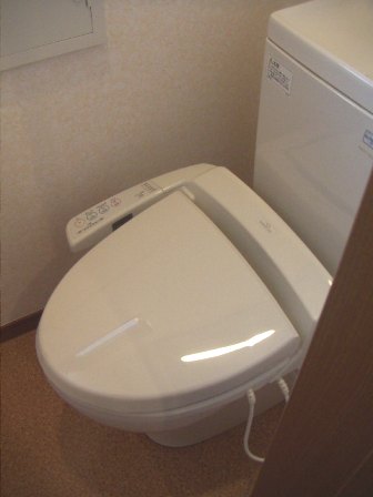 トイレ　トイレ　ウォシュレット付