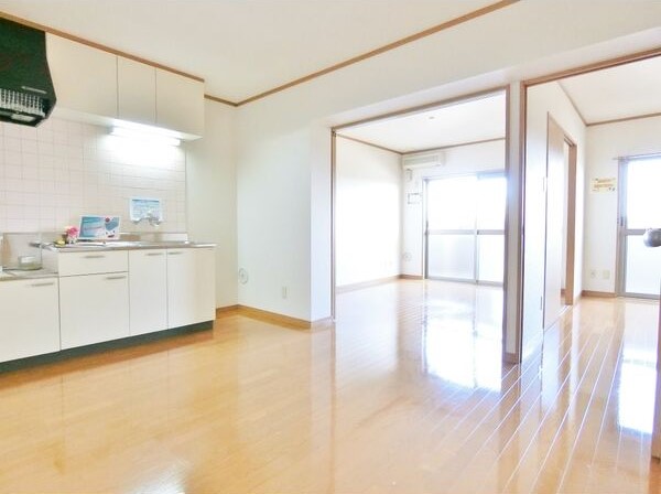 その他部屋・スペース　ダイニングからお部屋を眺めてみました