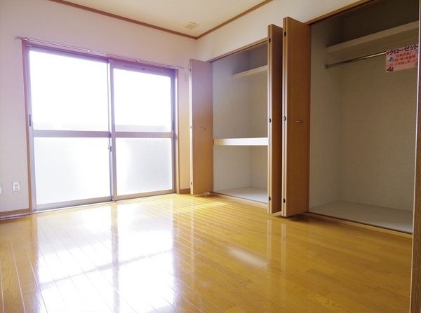 居室・リビング　洋室は全3部屋。好きにレイアウトしてね