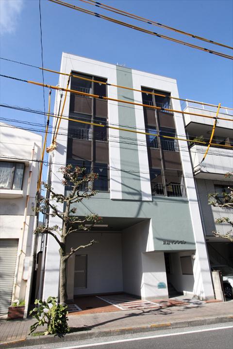 【京屋マンションの建物外観】