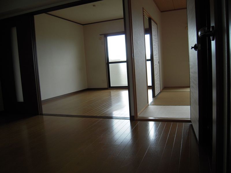 その他設備　ゆったり過ごせるリビングです