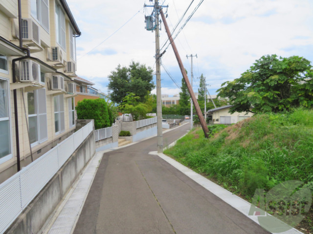 【仙台市青葉区国見ケ丘のアパートの駐車場】