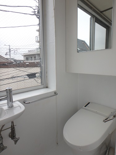 トイレ　別タイプの参考画像です。