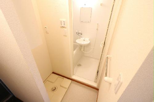 洗面設備　室内洗濯機置き場あり！バス・トイレの独立設計で快適な毎日