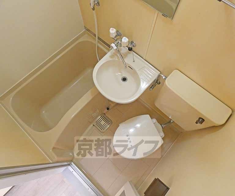 バス・シャワールーム　バスルームです。