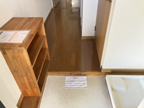 【知立市山町のマンションの玄関】