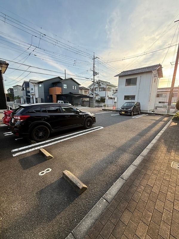 【姫路市香寺町中仁野のアパートの駐車場】