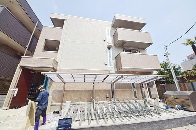 千葉市花見川区幕張町のマンションの建物外観