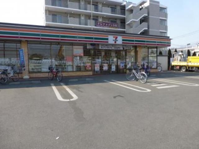 【小平市小川東町のマンションのコンビニ】