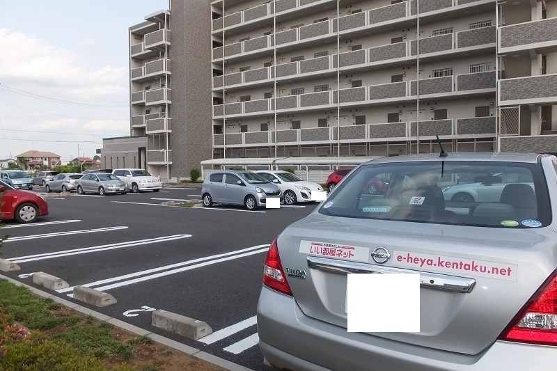 【ホワイトヒルズ　ドリーバーデンの駐車場】