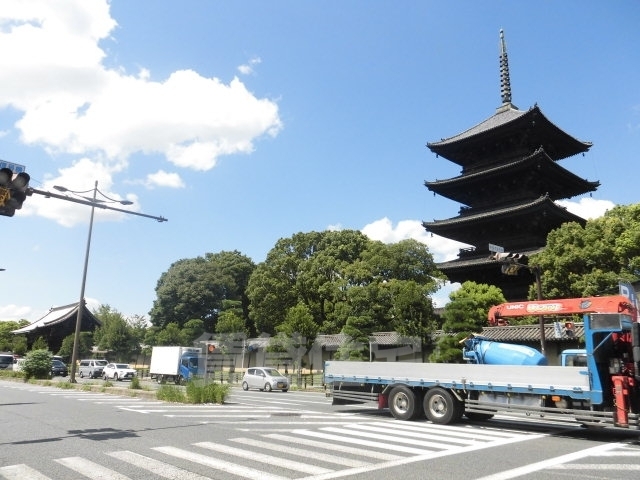 【京都市南区久世東土川町のマンションのコンビニ】