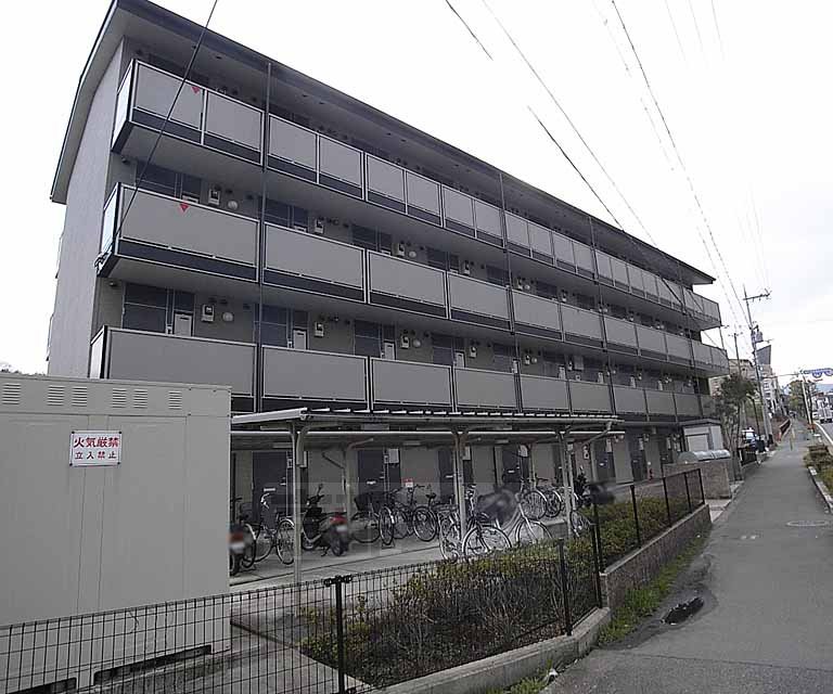 【京都市西京区樫原秤谷町のアパートの建物外観】