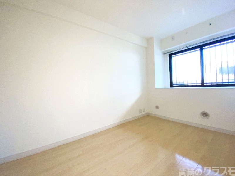 その他部屋・スペース　窓からの光を取り入れてください。