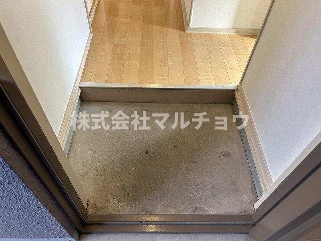 【メゾンあけぼのの玄関】