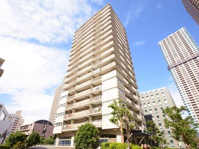 【中央区佃のマンションの建物外観】