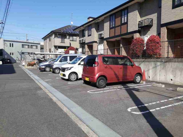 【ネオ・グランツ名張Iの駐車場】