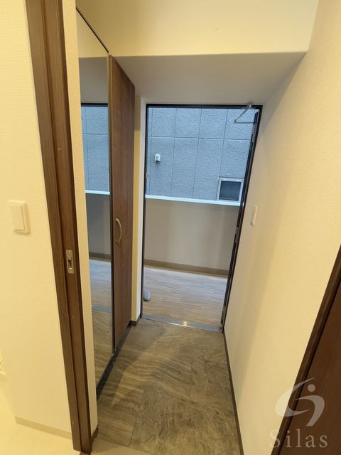 【FREEDOM residence堺深井沢町の玄関】