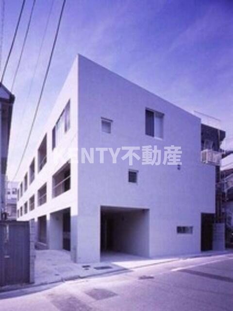 【大田区南千束のマンションの建物外観】