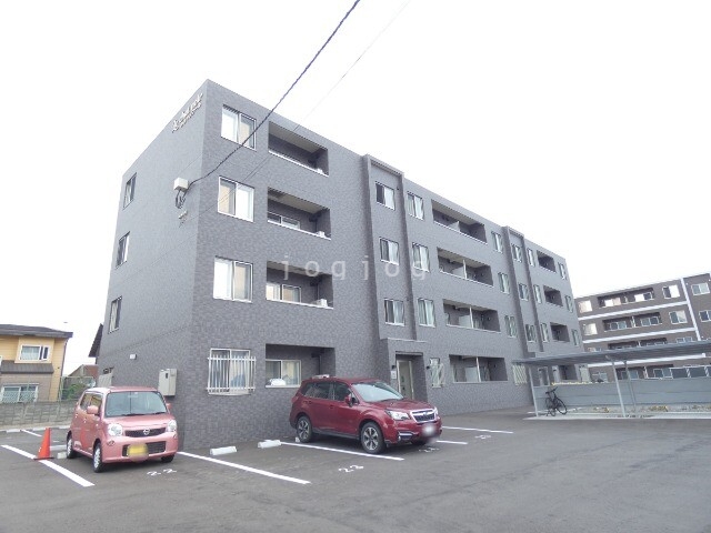 函館市亀田本町のマンションの建物外観