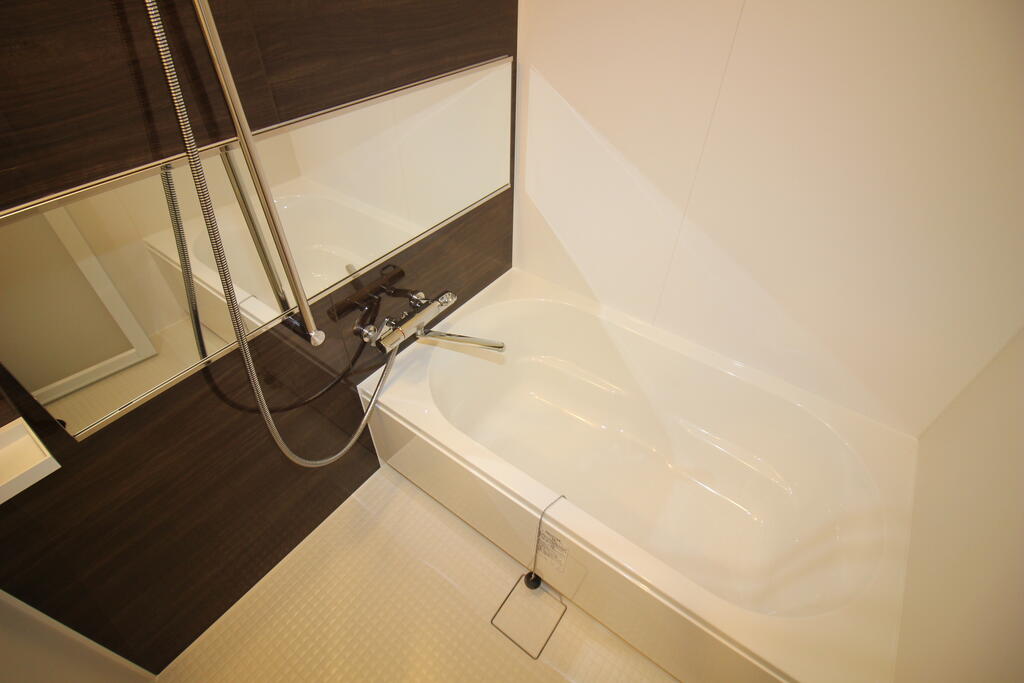 バス・シャワールーム　浴室：画像は同社類似物件の写真