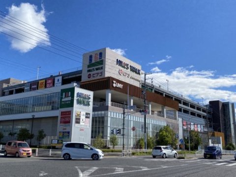 ショッピングセンター　ヒルズウォーク徳重ガーデンズ（ショッピングセンター）まで1079m