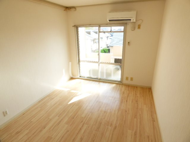 居室・リビング　別部屋のお写真です。ご参考までに！