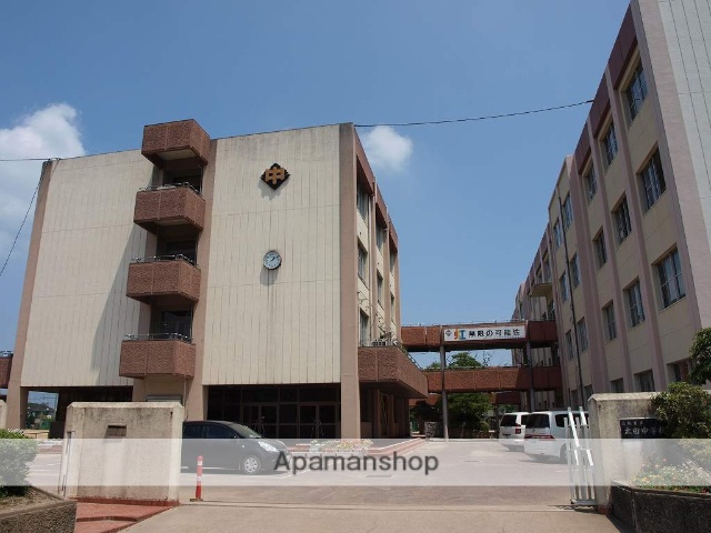 中学校　高松市立太田中学校（中学校）まで479m