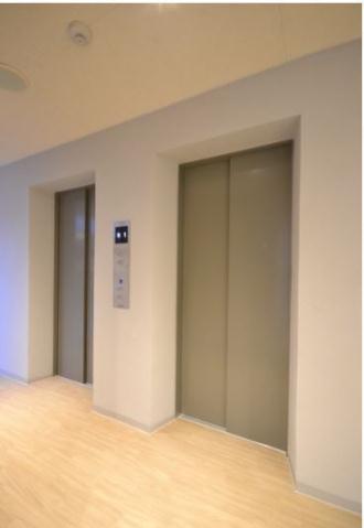 ロビー　駐車場