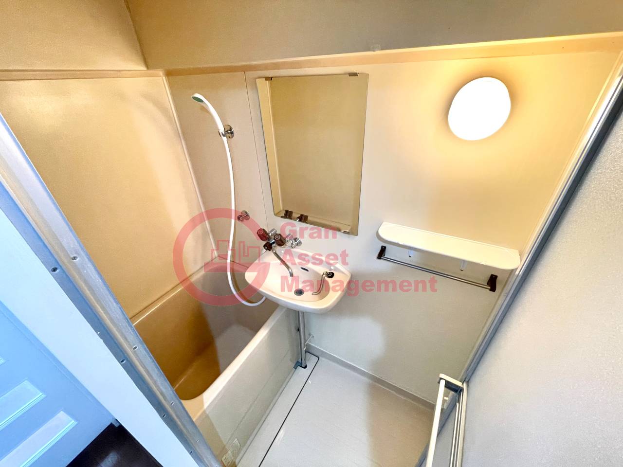 バス・シャワールーム　お風呂で日々の疲れを落としましょう