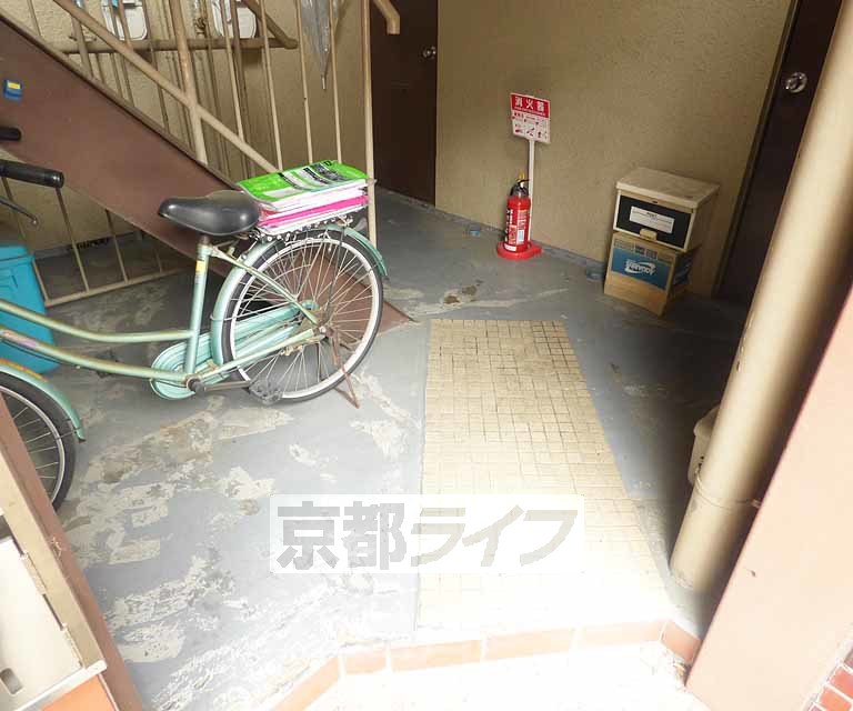 エントランス　広々としたエントランスです。