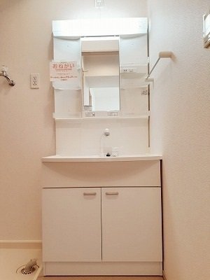 洗面設備　コンパクトで使いやすい洗面所